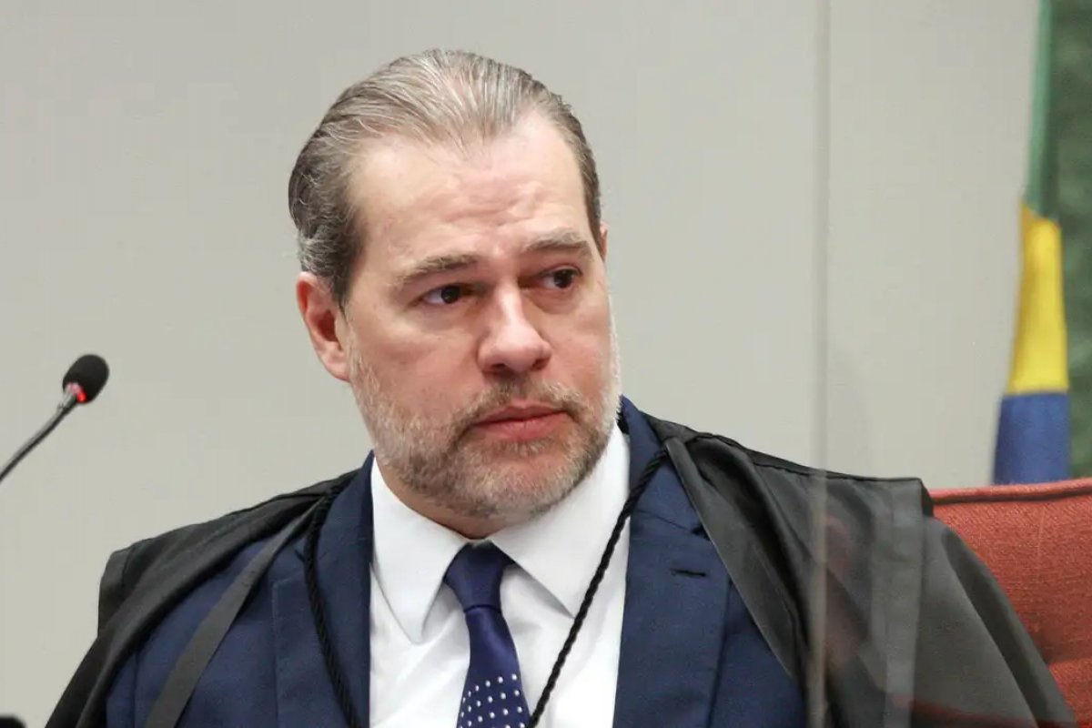 Ministro Toffoli recebe alta após ser internado com pneumonia