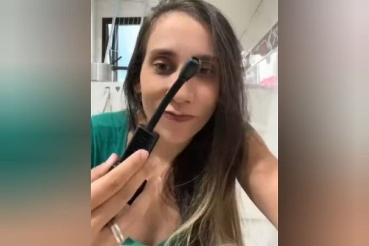 Mulher encontra câmera escondida em banheiro de apartamento alugado