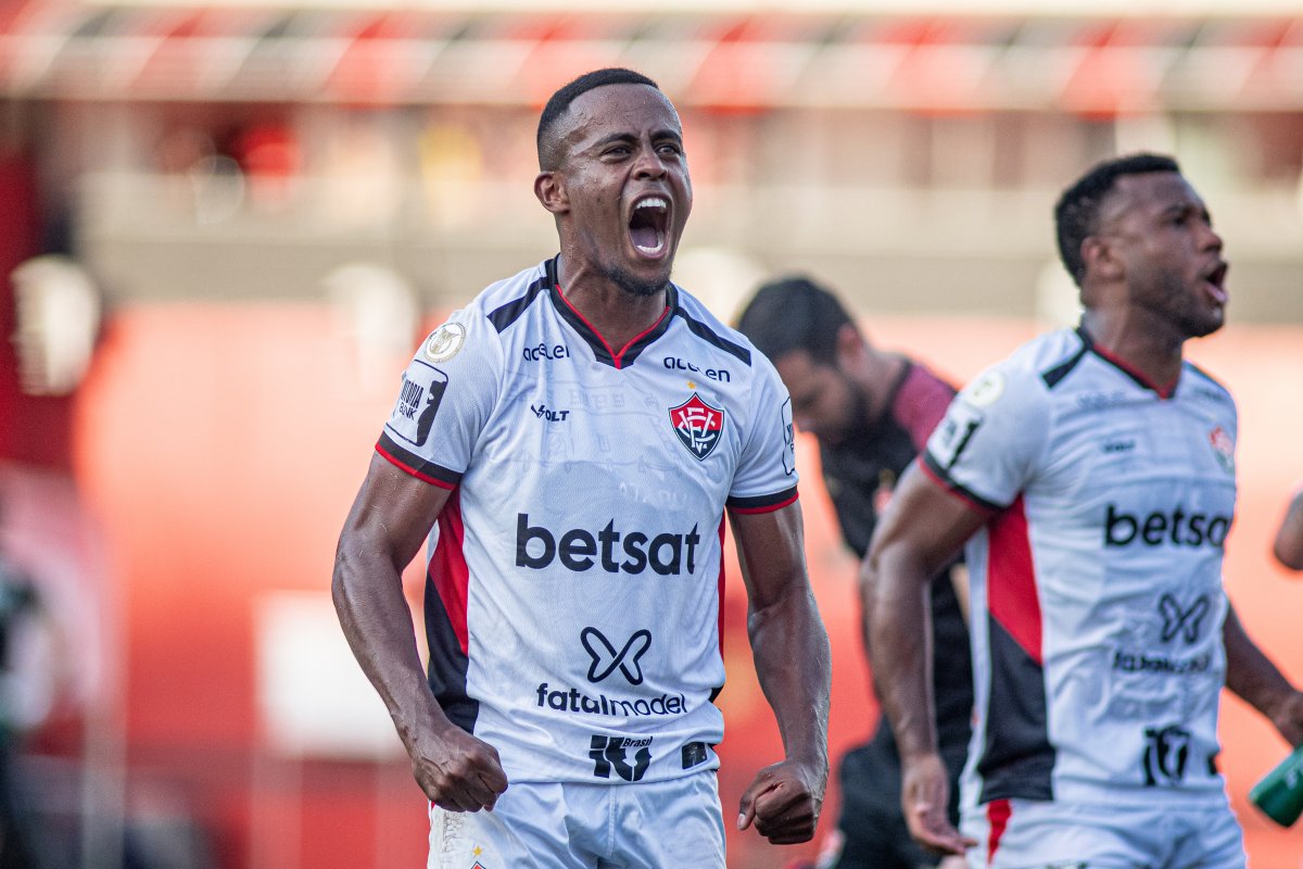 Vídeo: Vitória vence Juventude e deixa provisoriamente a zona de rebaixamento; confira o gol