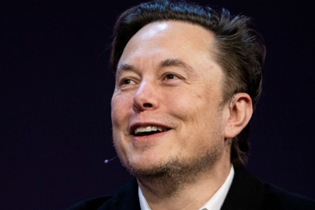 Idosa de 79 anos cai em golpe após acreditar que namorava Elon Musk