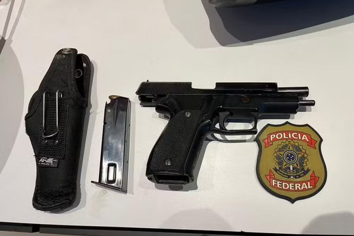 Polícia Federal cumpre 30 mandados em operação contra tráfico de cocaína em três estados