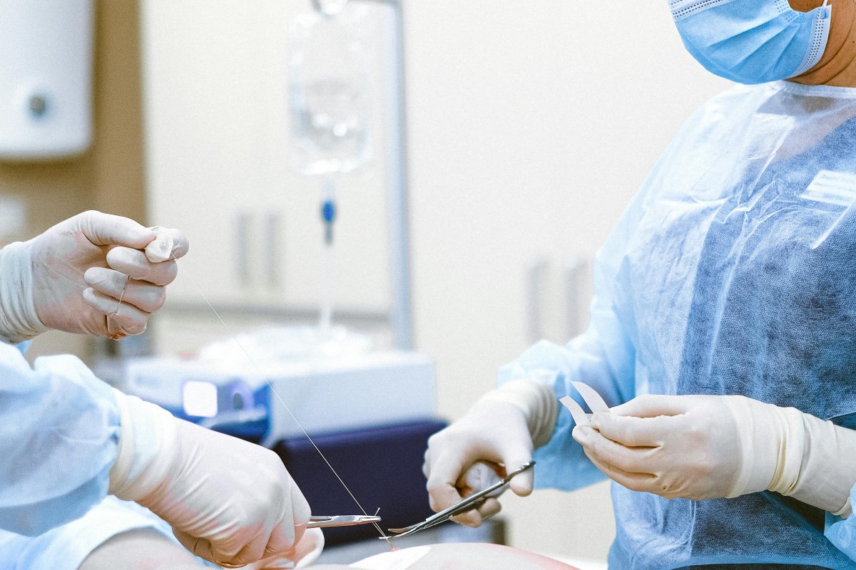 Sem autorização, médico opera coração de paciente em cirurgia para tratar endometriose