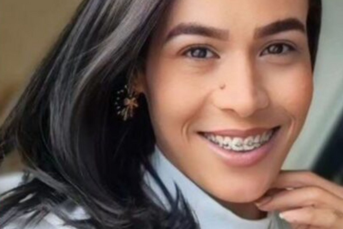 Familiares e amigos se despedem de 'Martinha' em cortejo comovente na Bahia