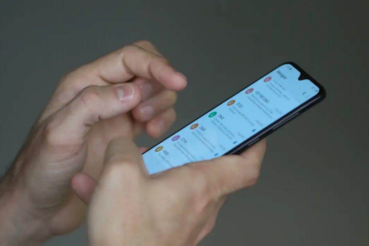 Um em cada quatro brasileiros perde dinheiro em golpes digitais em um ano, afirma pesquisa