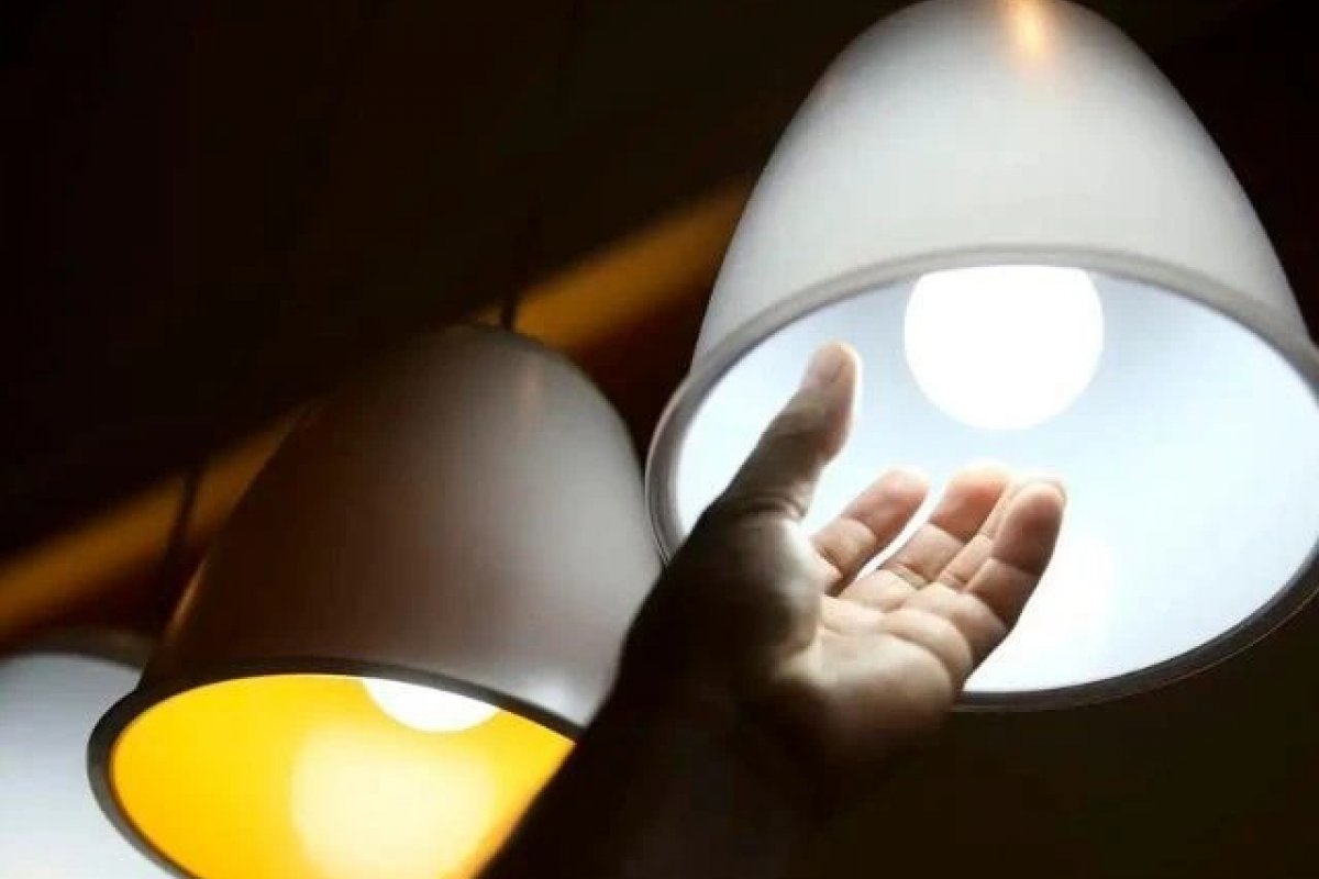 Conta de luz fica mais cara neste mês de outubro; confira motivações e como economizar