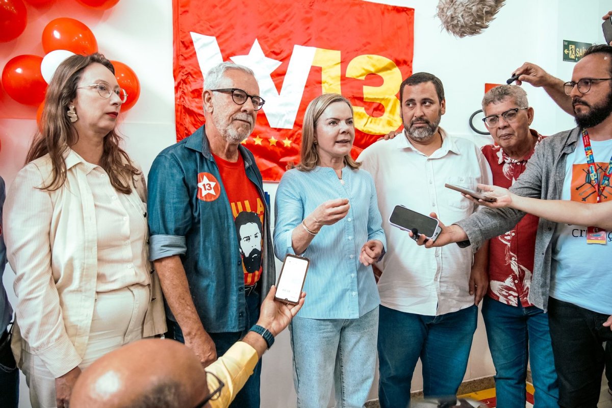 Gleisi diz que eleições de Waldenor Pereira e Zé Neto são prioridades do PT na Bahia