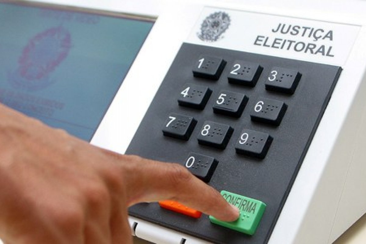 Eleições: mais de 70% dos candidatos baianos têm até o Ensino Médio completo