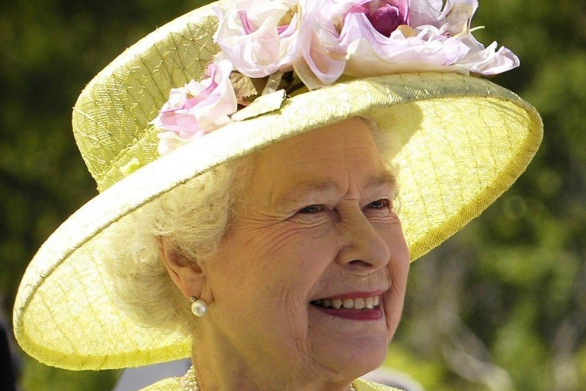 Câncer ósseo da Rainha Elizabeth II é revelado por ex-primeiro-ministro; entenda sobre subtipos da doença em adultos!