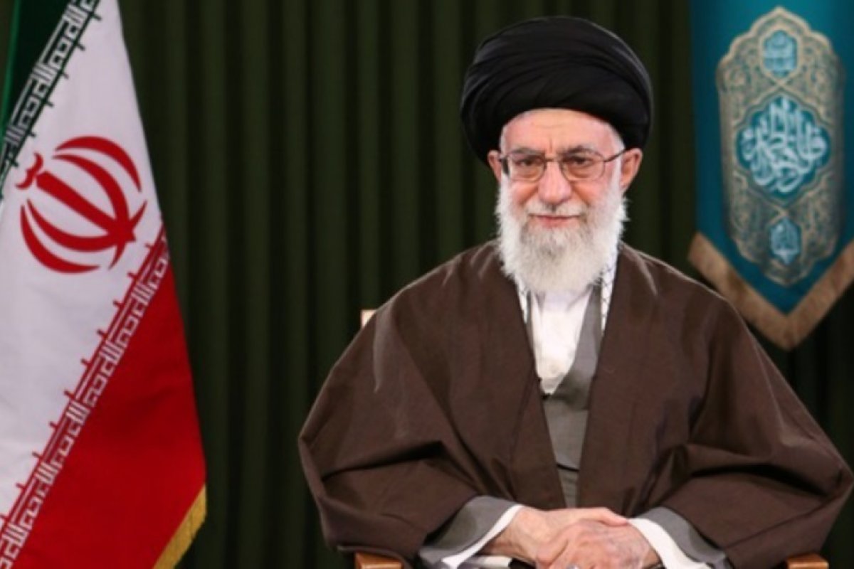 Ali Khamenei, líder do Irã, pede que Ocidente deixe Oriente Médio