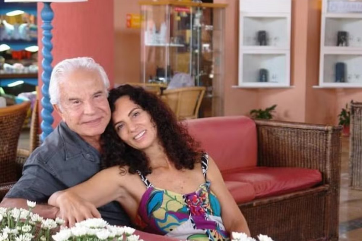 Esposa explica por que não avisou ninguém sobre internação de Cid Moreira