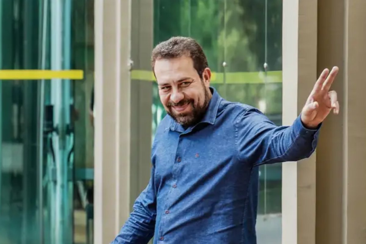 Suposto prontuário de Boulos divulgado por Marçal tem dado errado e assinatura de médico que morreu