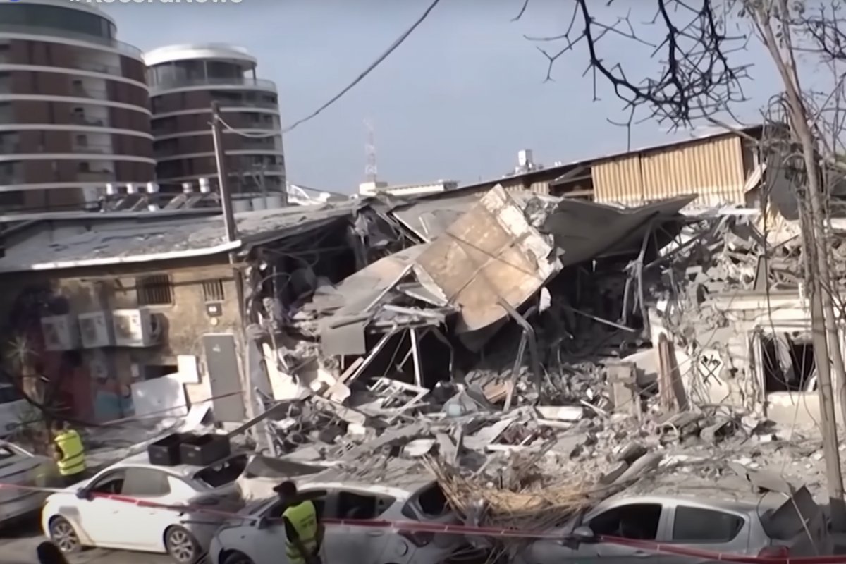Um ano depois, 11 brasileiros sobrevivem em meio à guerra em Gaza