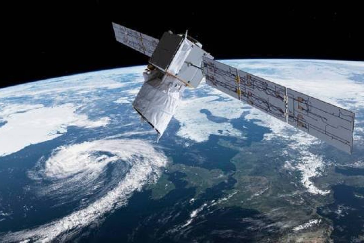 Satélites quase colidem enquanto passavam sobre os EUA
