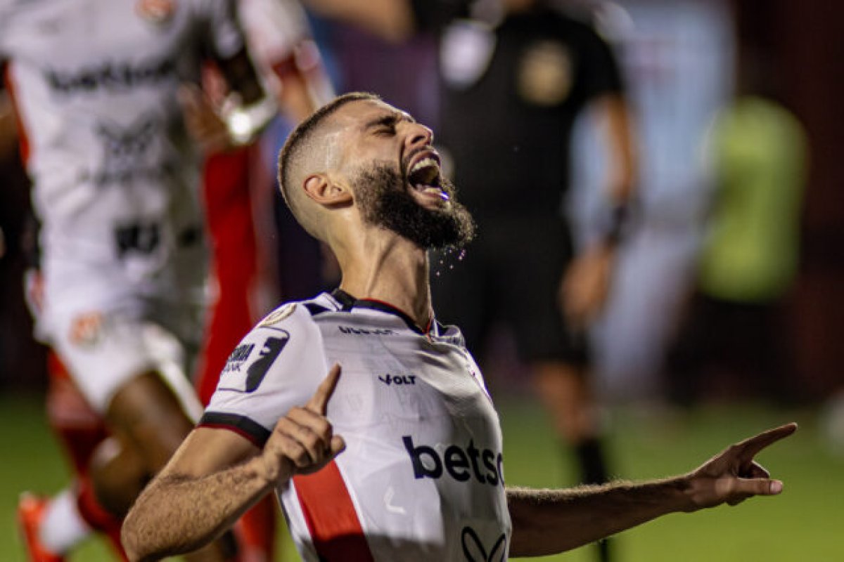 Fora de casa, Vitória enfrenta Atlético-MG para sair do Z4
