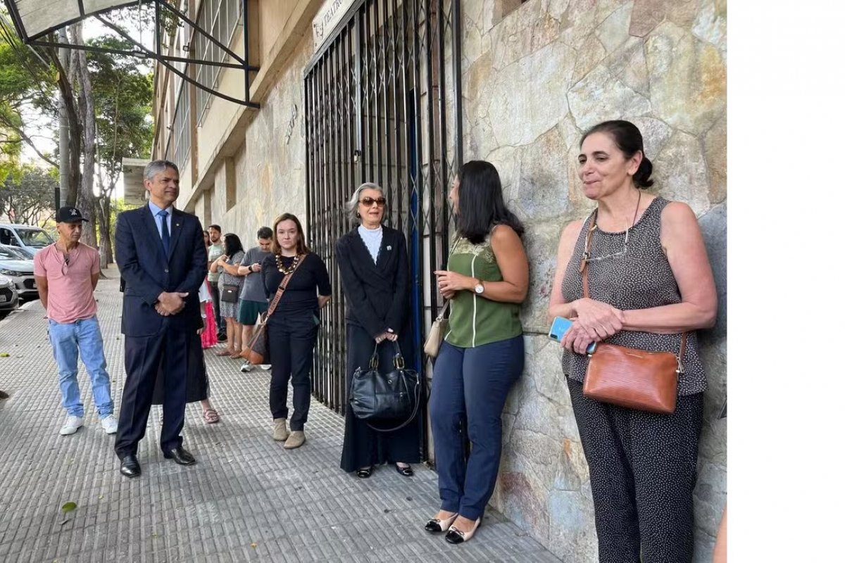 "Belo Horizonte terá os representantes que o povo escolher", diz Cármen Lúcia sobre eleições deste domingo (6)