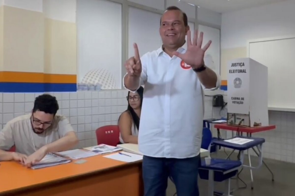 Eleições Salvador: Geraldo Júnior vota no colégio São Paulo; veja