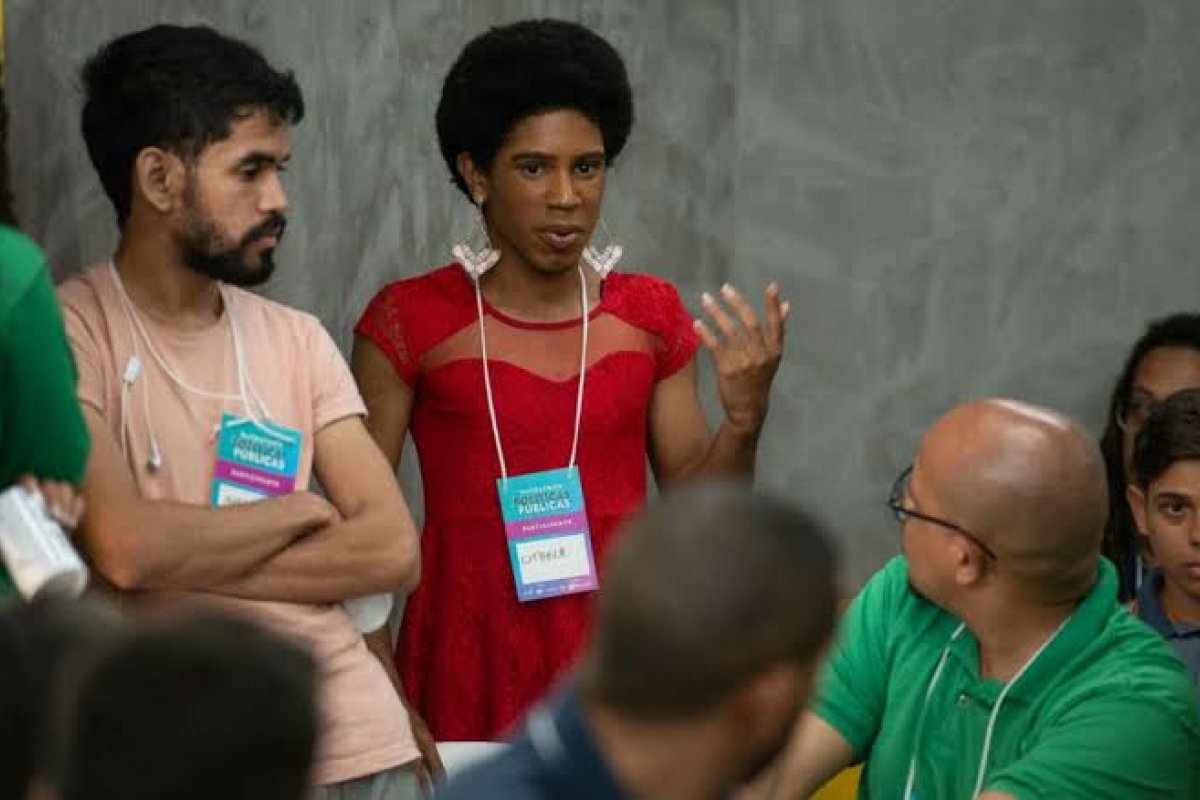 Estudante baiana cria projeto de empoderamento para população trans e travesti