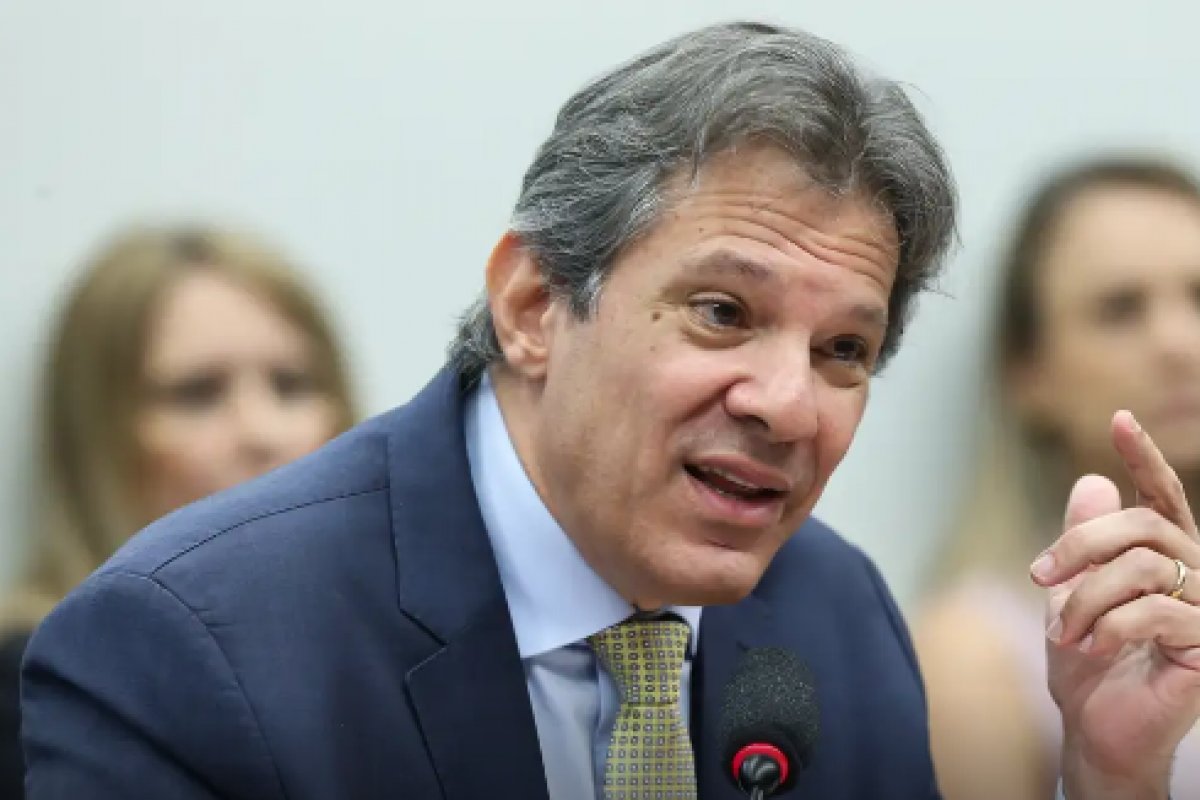 Em dia de votação, Haddad pede rigor da Justiça contra Marçal: 'Inaceitável