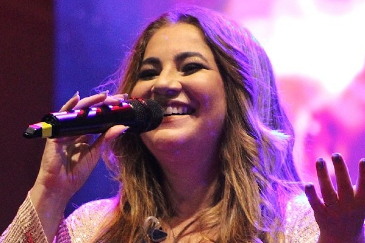 Belô Velloso apresenta espetáculo "Belô Odara" na capital baiana!