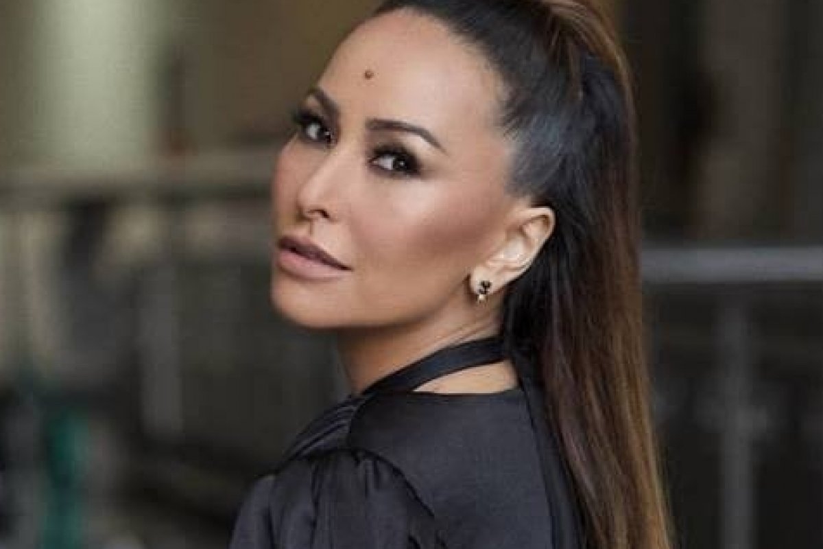 Amarrada, Sabrina Sato exibe fantasia para o Carnaval 2020