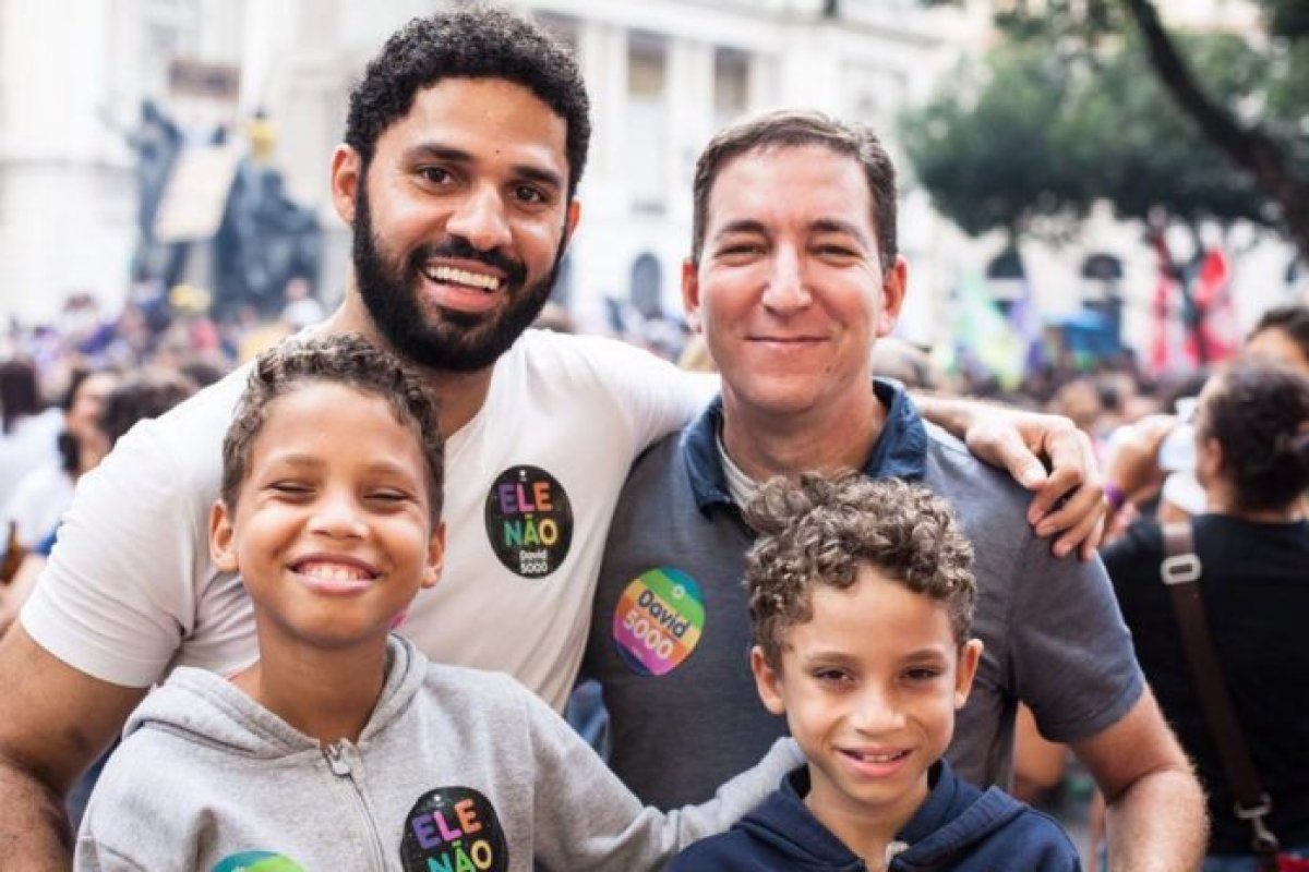 Marido de Glenn Greenwald vai à PF denunciar ameças de morte