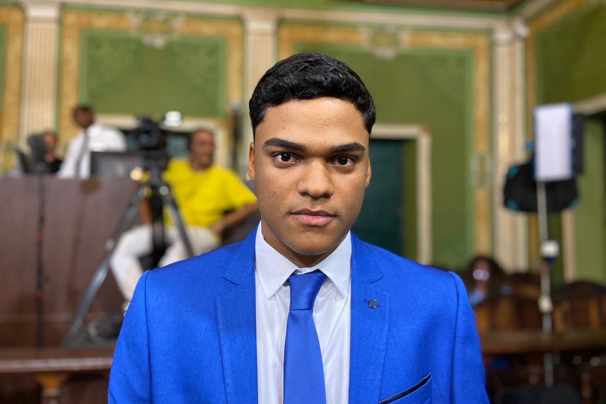 Vídeo: "Não vou me prender 100% da ideologia", diz Sandro Filho