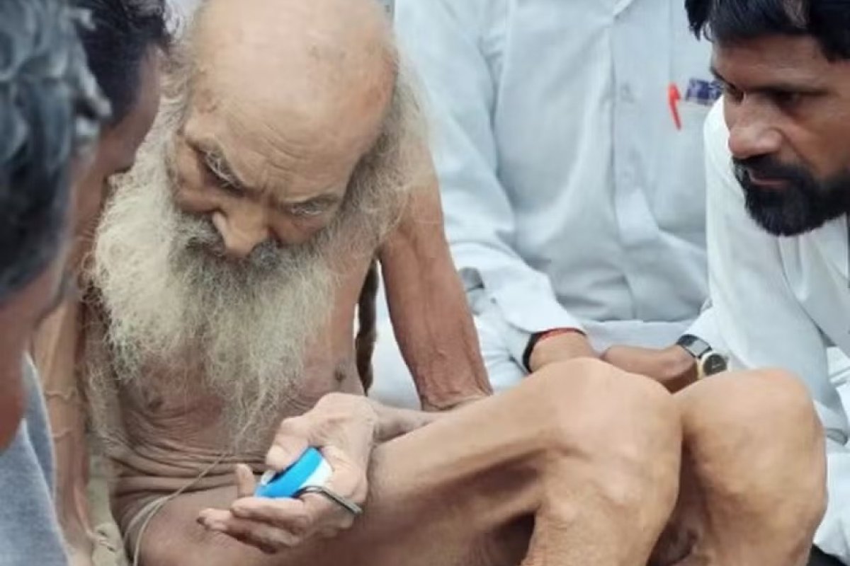 Vídeo viraliza após idoso ser 'resgatado' de caverna na Índia aos 188 anos