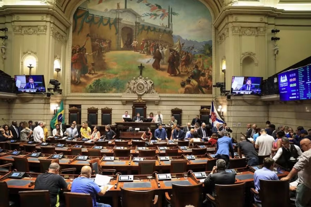 Projeto que permite motoristas de app mulheres escolherem passageiras é aprovado na Câmara do Rio