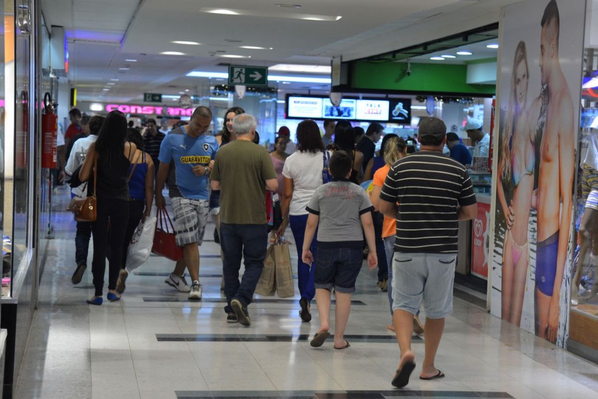 Vendas em shoppings registram alta de 7,9% em 2019, aponta levantamento