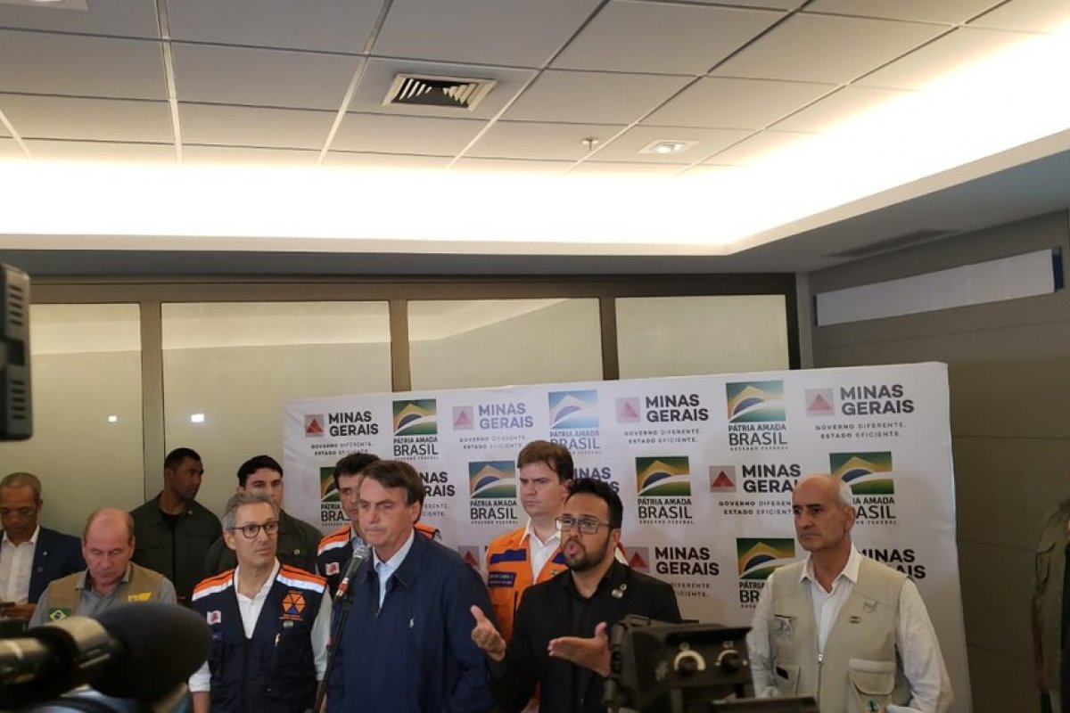 Bolsonaro anuncia cerca de R$ 900 milhões para MG, ES e RJ