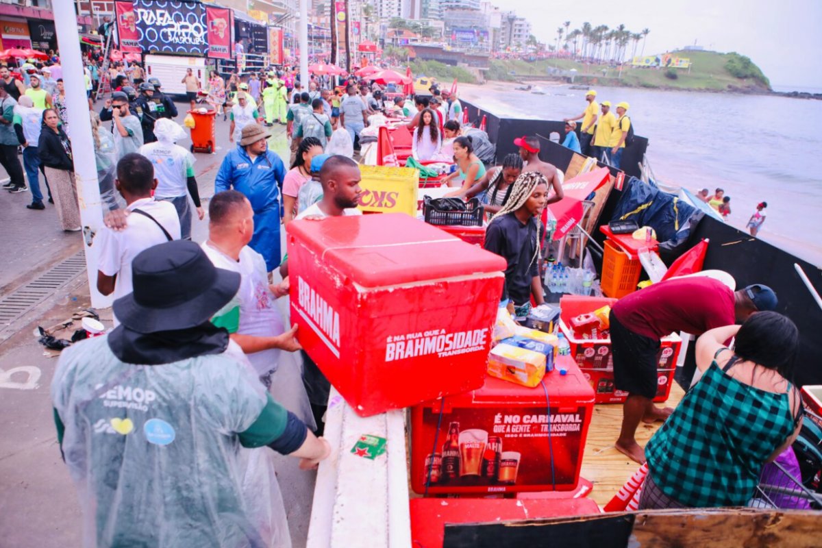 Mais de 9 mil ambulantes se inscreveram para as festas populares de Salvador