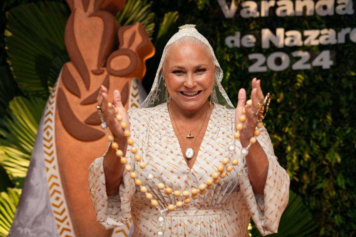 Fafá de Belém se emociona na maior procissão do mundo ao lado de Lula, Janja, Dira Paes e mais famosos!