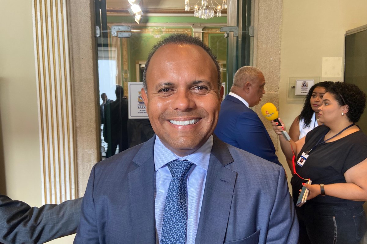 Vídeo: Kiki Bispo minimiza críticas da oposição e diz que reclamações sobre IPTU de Salvador são velhas