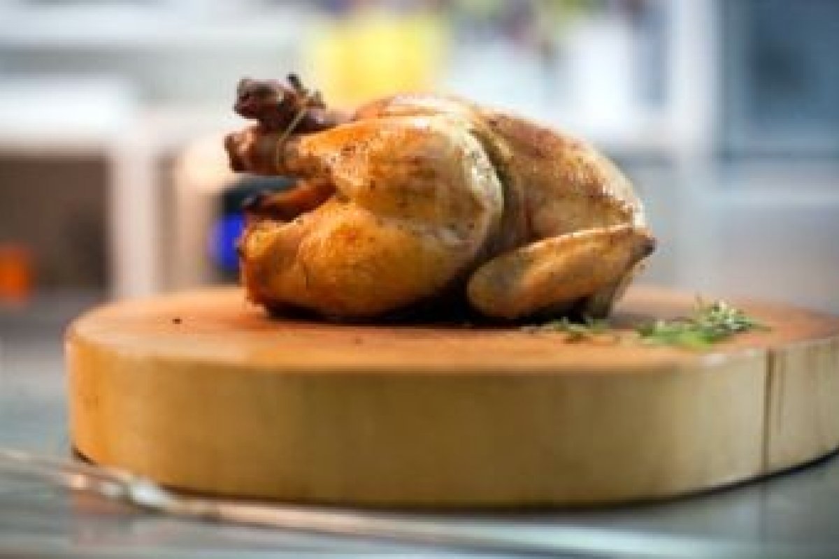 Cade abre investigação de cartel no mercado de aves e suínos