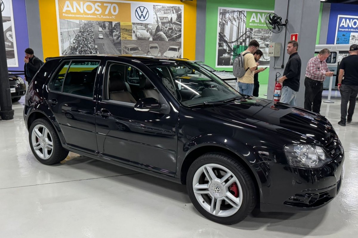 Antes de lançar novo Golf GTI, Volkswagen exibe modelo 2008 restaurado