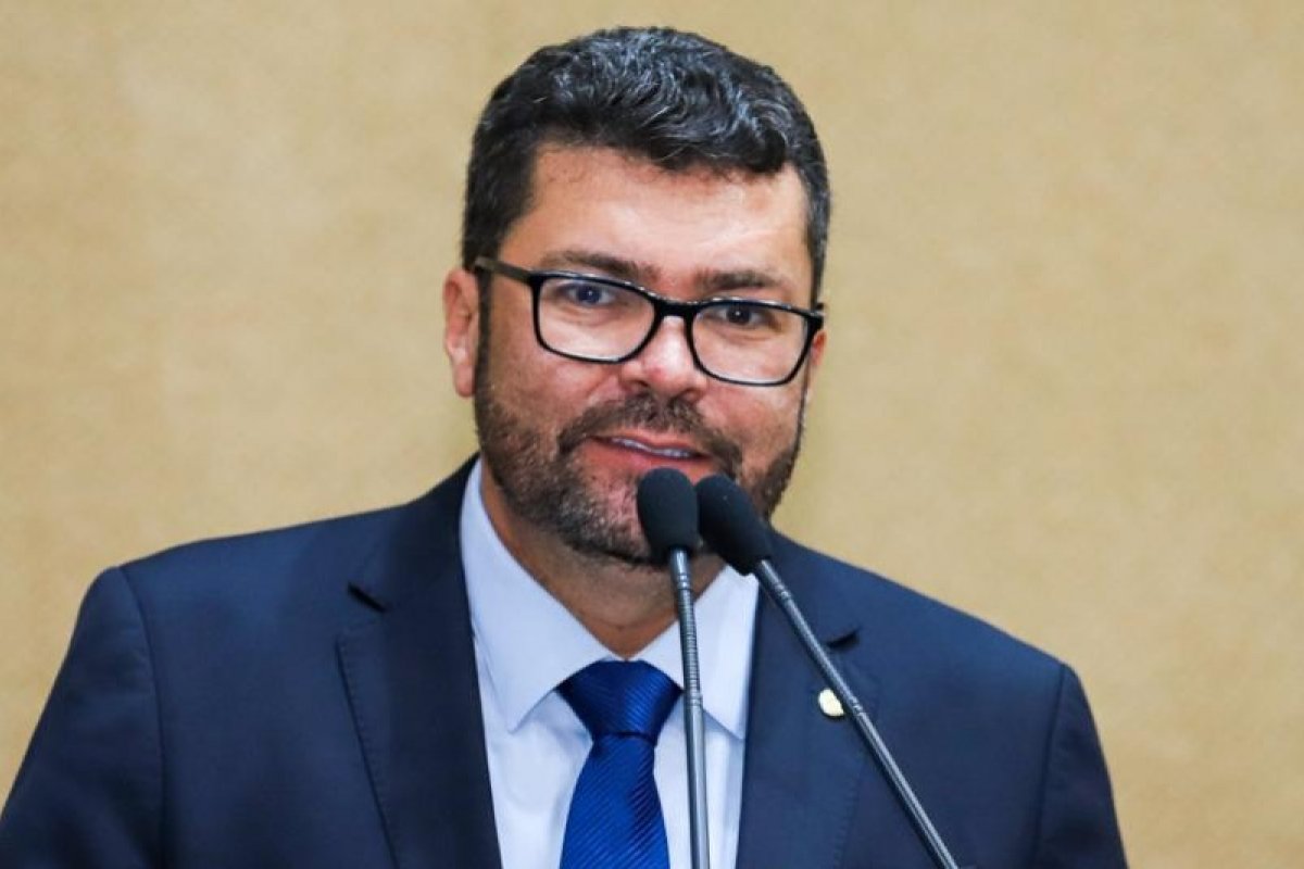 Deputado estadual é alvo de operação da PF contra desvios de recursos públicos destinados à educação