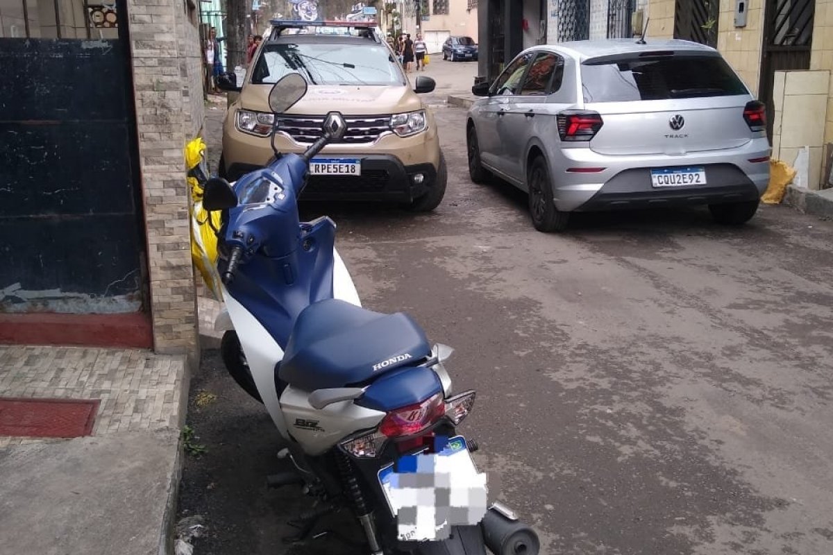 Policia Militar retoma moto com restrição de roubo na Liberdade