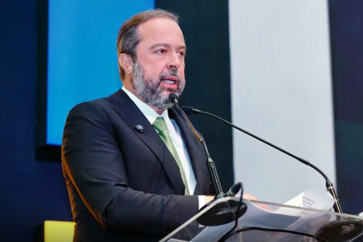 Governo não retornará com o horário de verão em 2024, afirma ministro de Minas e Energia
