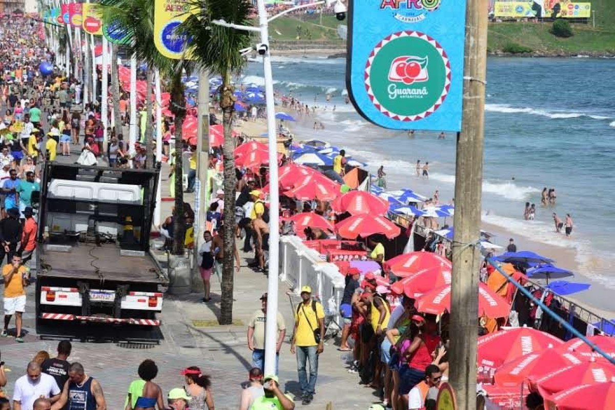 Prefeitura de Salvador divulga lista de ambulantes para trabalhar nas festas populares