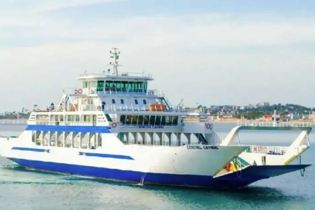 Fila de espera do ferry-boat ultrapassa 4h após falha em rampa de acesso
