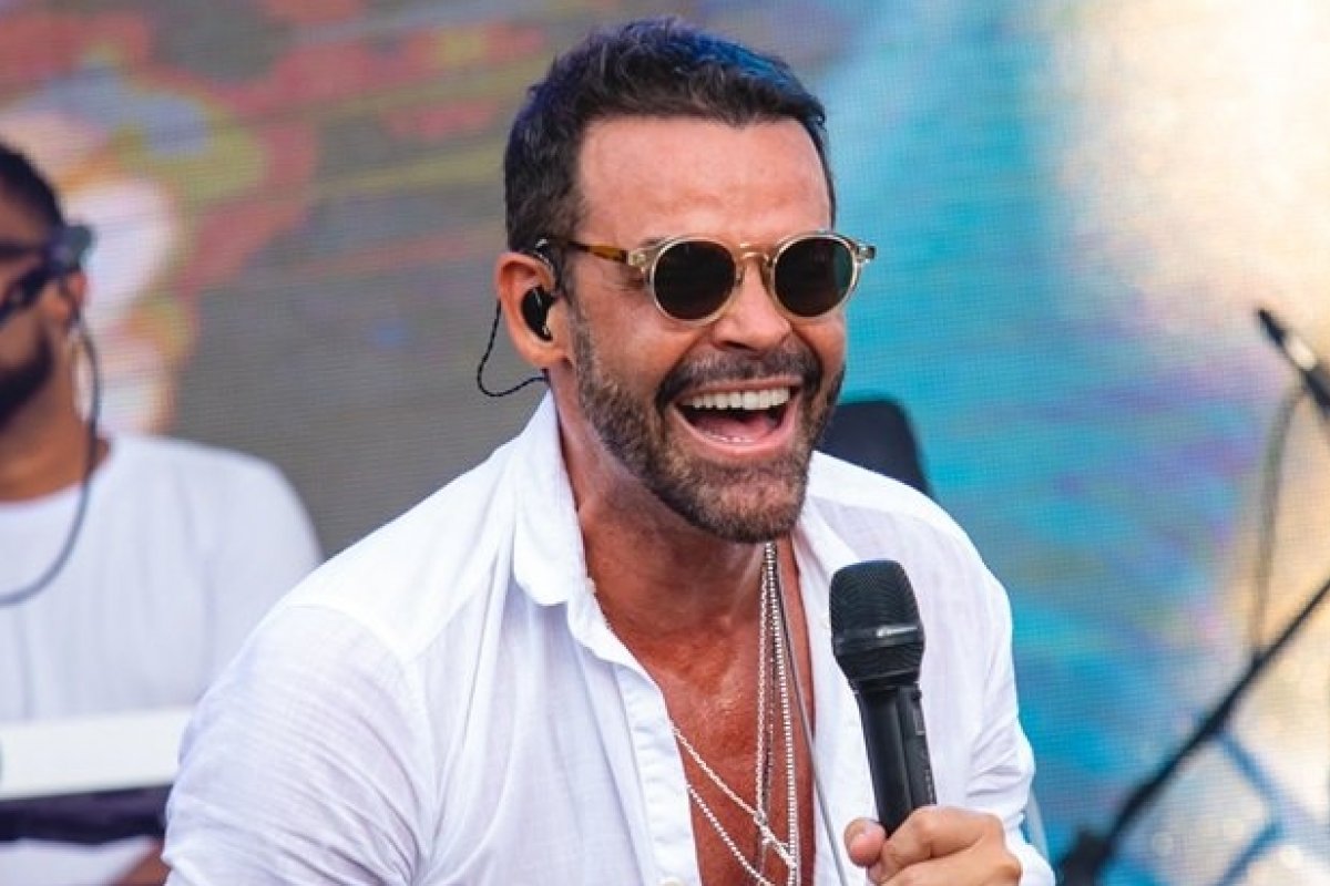 Celebrando 20 anos de carreira, Alexandre Peixe lança segundo EP!