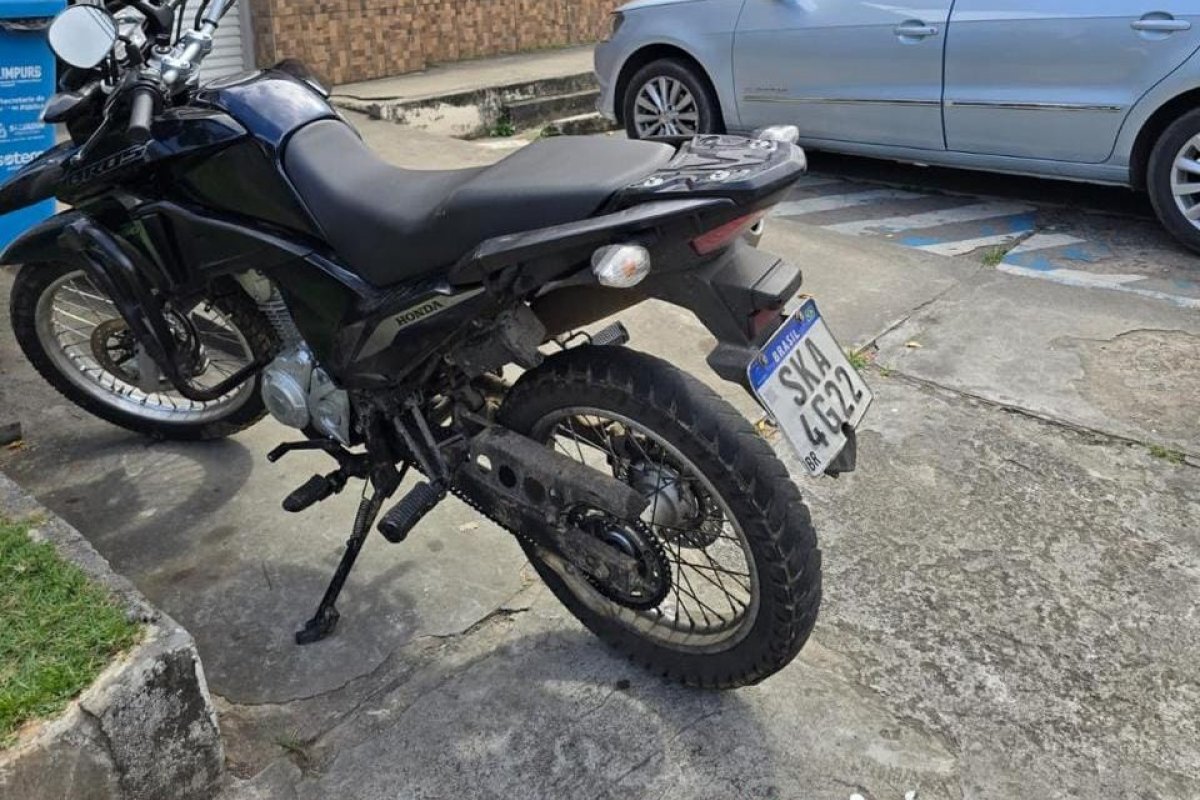 Operação Força Total: moto roubada é localizada na Liberdade