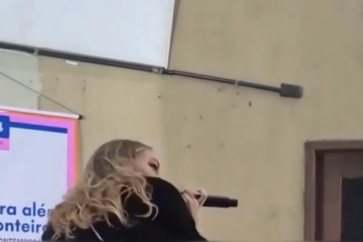 Vídeo: Tertuliana polemiza ao mostrar as nádegas em universidade do Maranhão