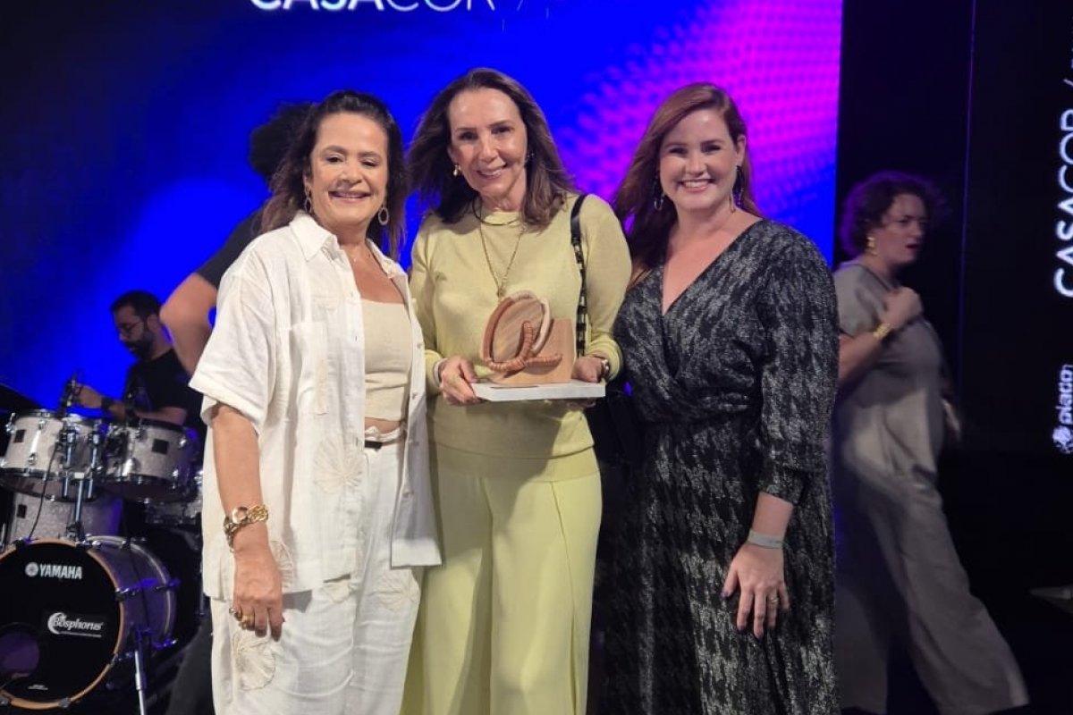 Dolores Landeiro é premiada na CASACOR Bahia 2024 pelo ‘Melhor Uso de Obras de Arte em Ambiente’!
