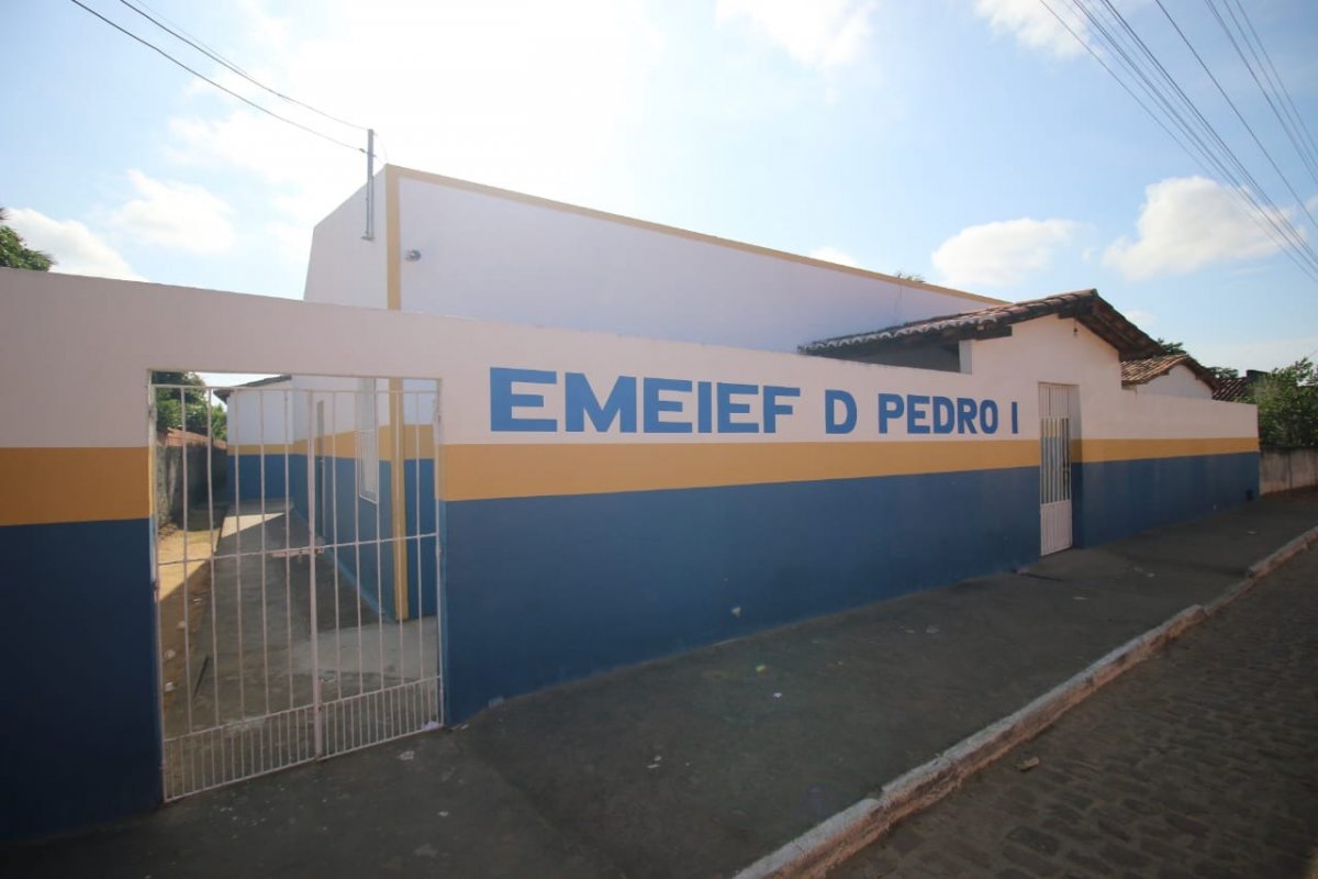 Secretaria de Segurança Pública da Bahia investiga origem de revólver usado por adolescente para matar colegas em escola pública de Heliópolis, na Bahia