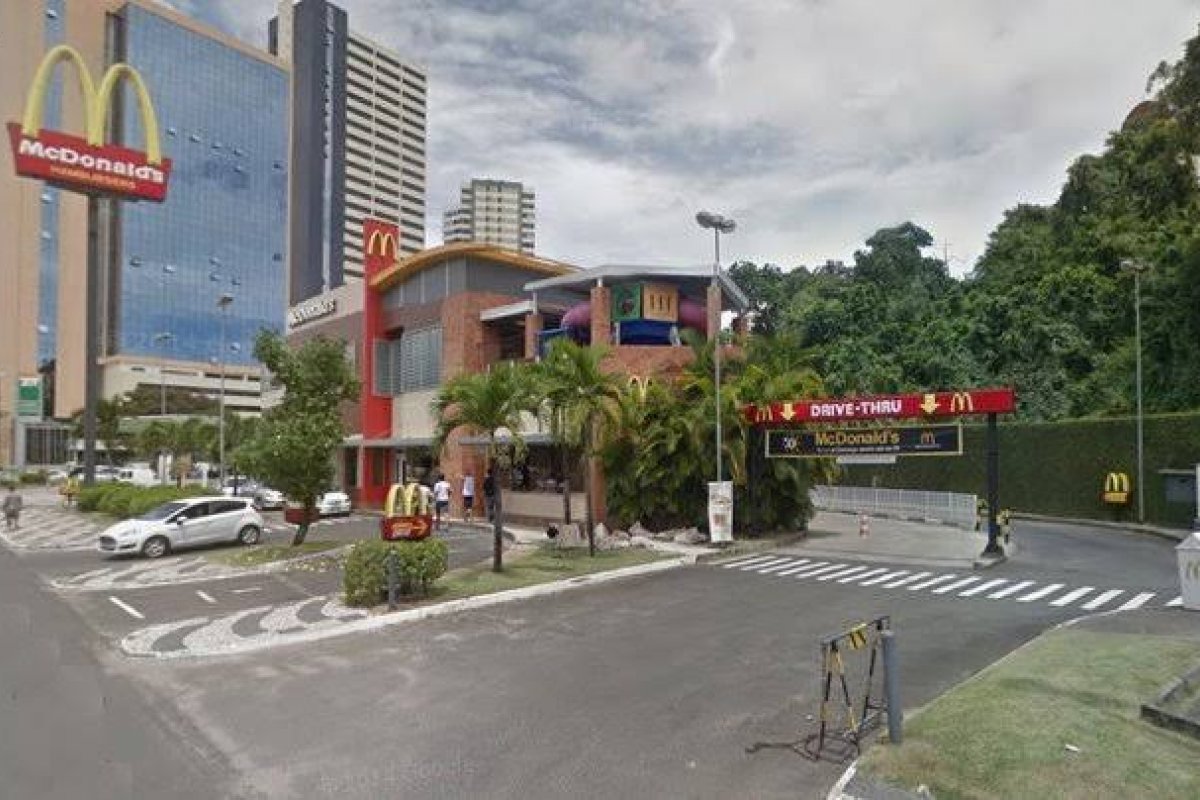 Segurança do McDonald’s é acusado de agredir adolescente