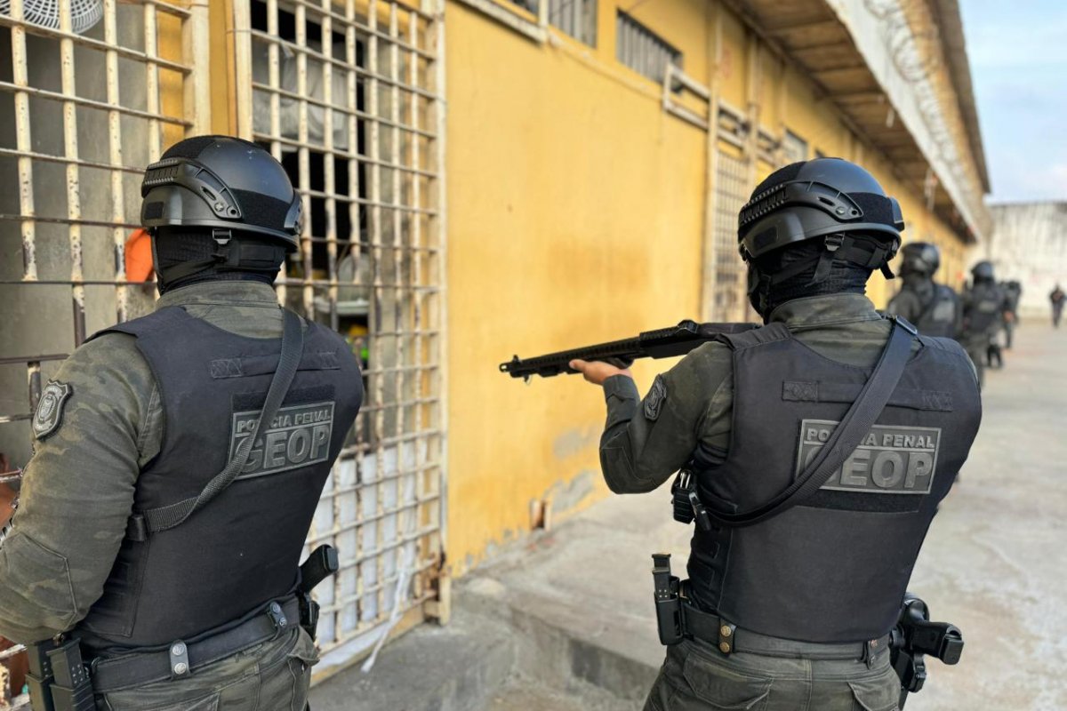 Maior unidade prisional da Bahia é alvo de megaoperação contra possível comunicação entre criminosos dentro e fora do presídio