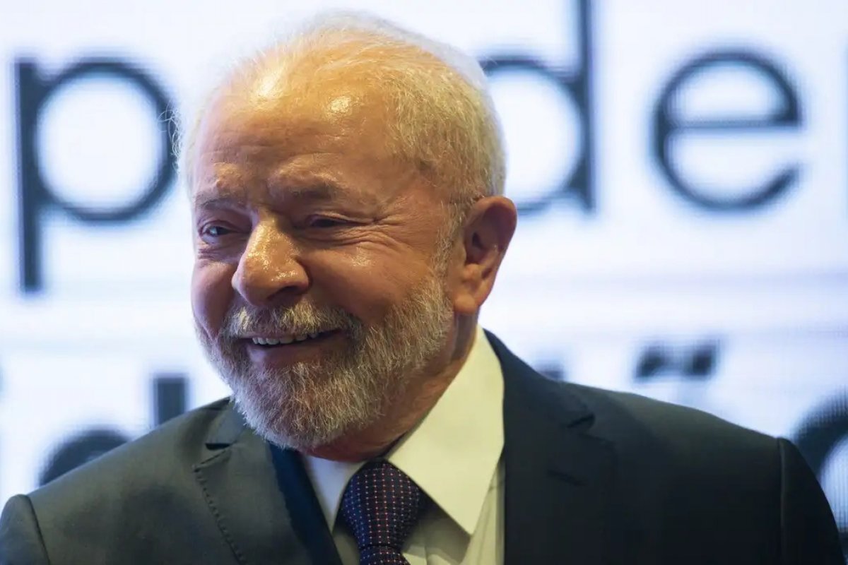 Após queda e lesão na cabeça, Lula deve voltar a despachar nesta semana