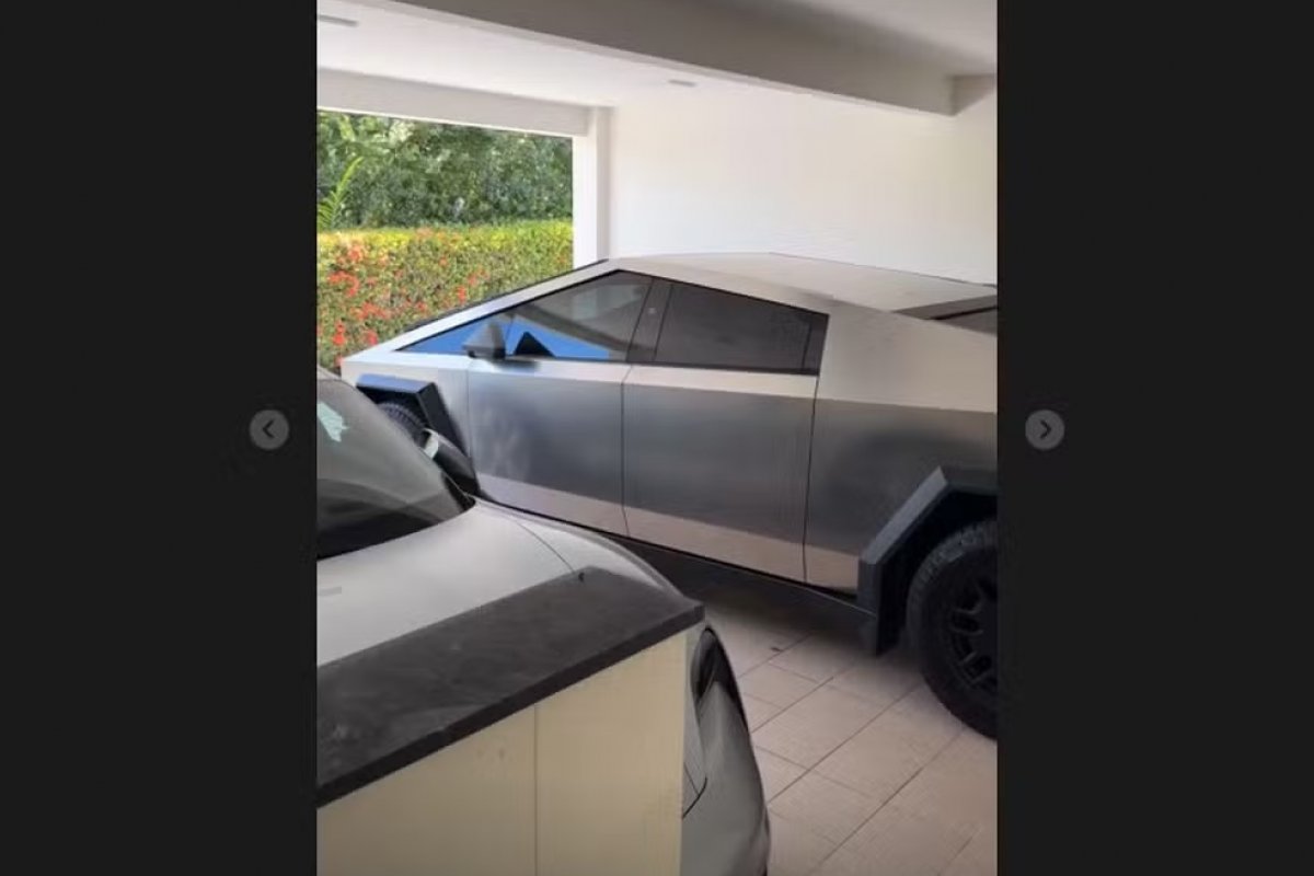Após Tesla Cybertruck de R$ 1,5 milhão viralizar circulando em Lauro de Freitas, Popó diz que modelo único na Bahia é dele