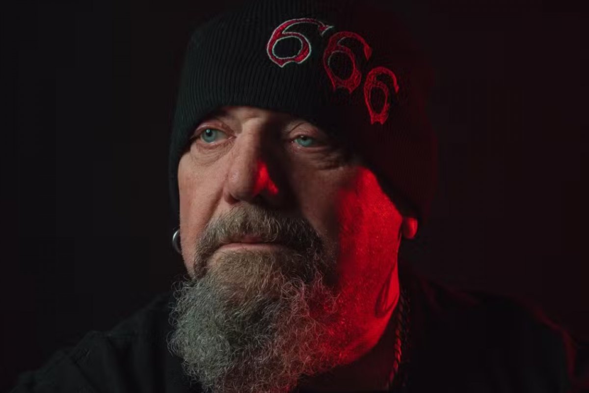Morre Paul Di'Anno, ex-vocalista da banda Iron Maiden, aos 66 anos